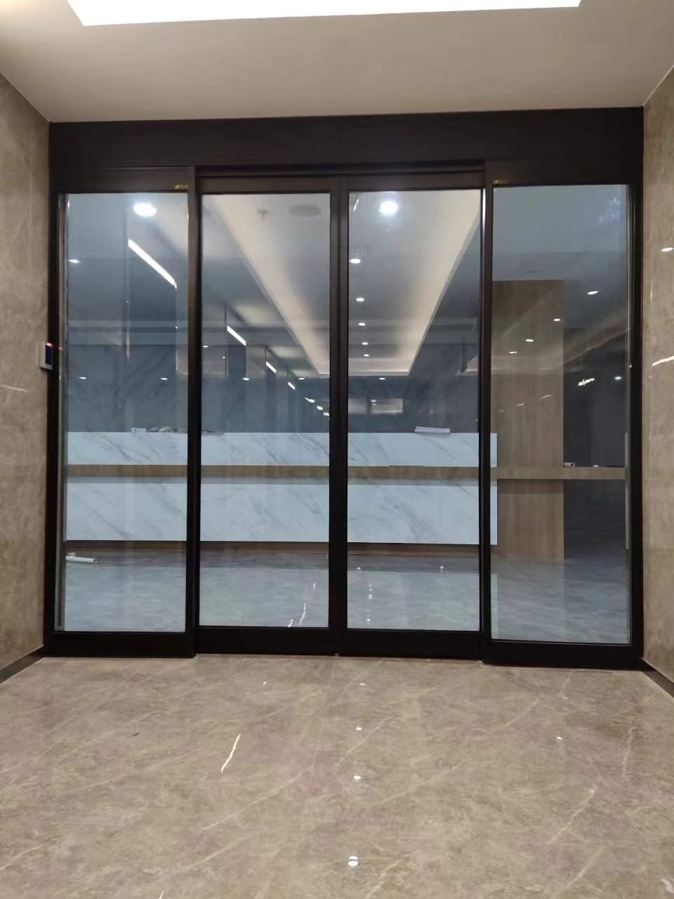 无锡市玻璃伸缩门